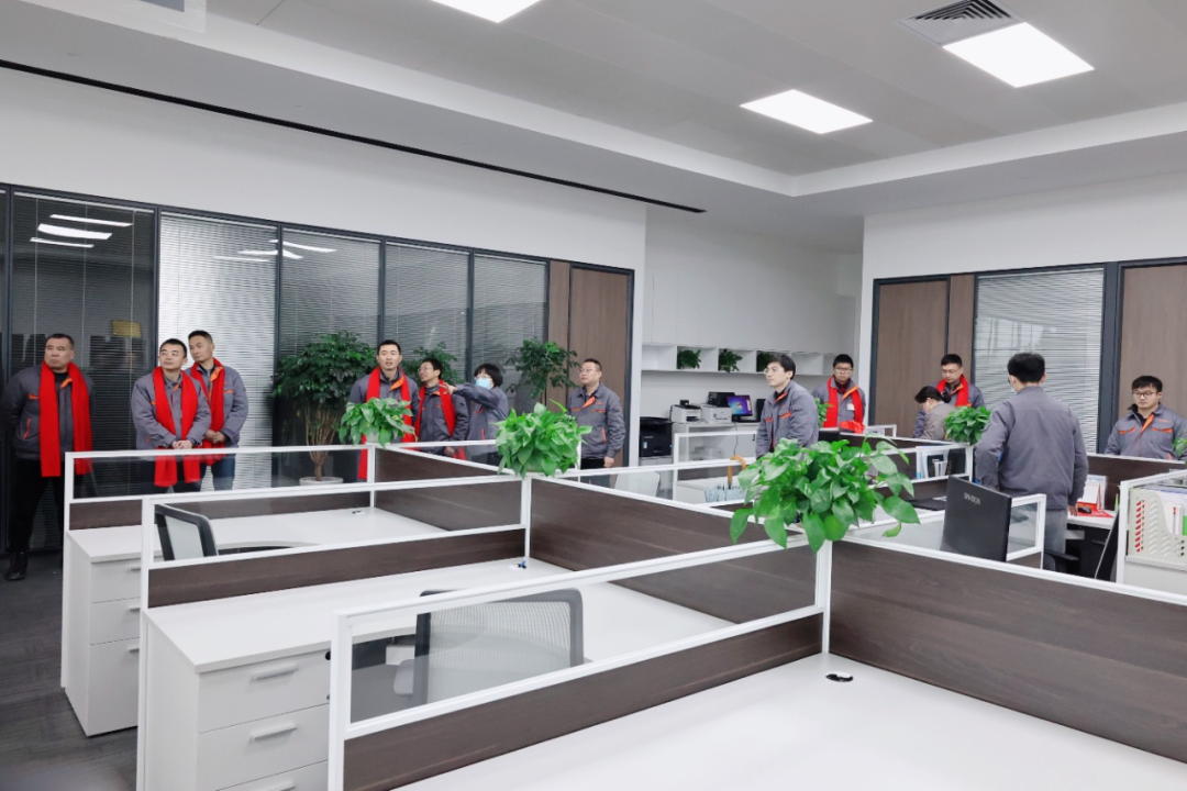 公司領(lǐng)導(dǎo)勉勵(lì)纖維產(chǎn)品事業(yè)部再立新功.png 公司領(lǐng)導(dǎo)勉勵(lì)纖維產(chǎn)品事業(yè)部再立新功.png